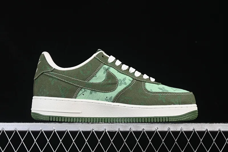 All categories Nk Air Force 1 Air Force series Nk Air Force 1 Low Air Force low top Nike Air Force 1'07 Low joint light green dark green Air Force 1 low top casual sneakers YF9511-822